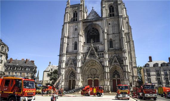 بازداشت یک نفر در ارتباط با آتش‌سوزی کلیسای نانت فرانسه