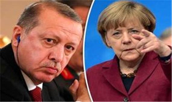 مرکل خطاب به اردوغان: مقابله با یونان یعنی جنگ با اروپا