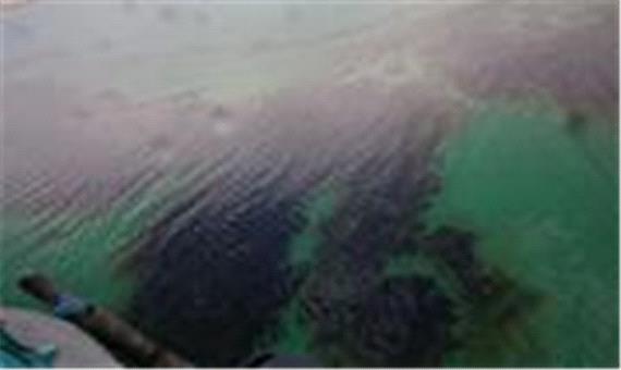 مشاهده دو لکه نفتی در نزدیکی میدان نفتی ابوذر/ اعزام شناور ناجی سازمان بنادر و دریانوردی به منطقه/ شناسایی و مهار یکی از منابع آلودگی نفتی/ پاکسازی سواحل منطقه در دستور کار