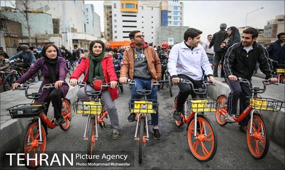 دوچرخه سواران می توانند معضل آلودگی هوای تهران را حل کنند