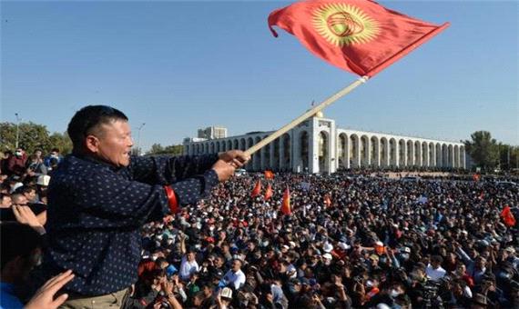 پارلمان قرقیزستان هم به دست معترضین افتاد