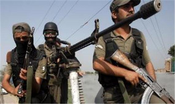 کشته شدن دست‌کم 20 سرباز پاکستانی بر اثر دو حمله تروریستی