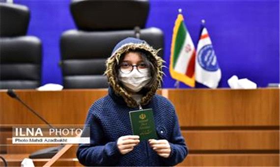 مراسم رونمایی از اعطای اولین شناسنامه به فرزندان حاصل از ازدواج زنان ایرانی با مردان غیرایرانی