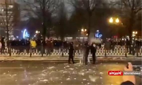 اعتراضات روس ها به بازداشت ناوالنی با گلوله های برفی!