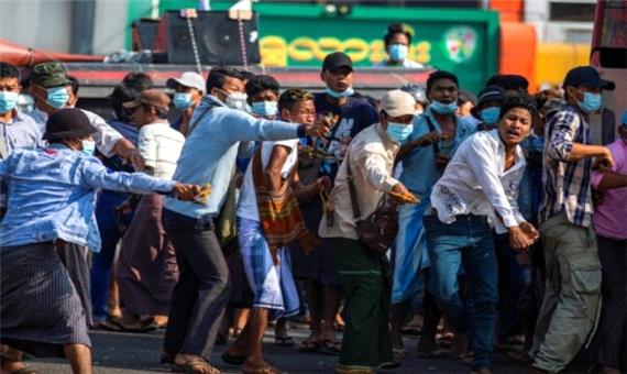 5 کشته در درگیری پلیس میانمار با معترضان
