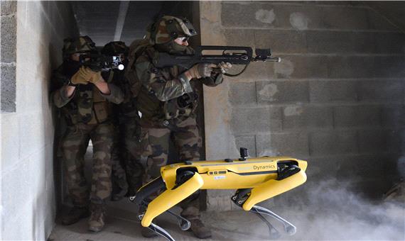حضور جنجالی ربات اسپات بوستون داینامیکس در تمرین نظامی ارتش فرانسه