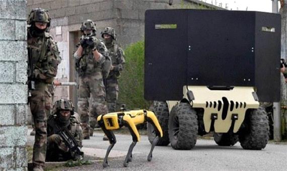 مانور نظامی ارتش فرانسه با ربات‌های جنگی