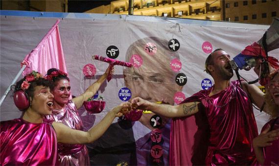 مخالفان نتانیاهو پایان نخست وزیری وی را جشن گرفتند