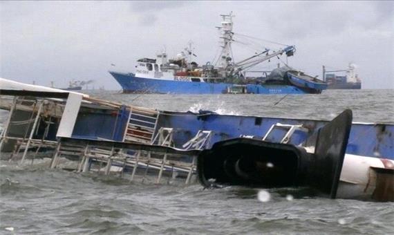 واژگونی کشتی مسافربری در آب های تنگه بالی در اندونزی