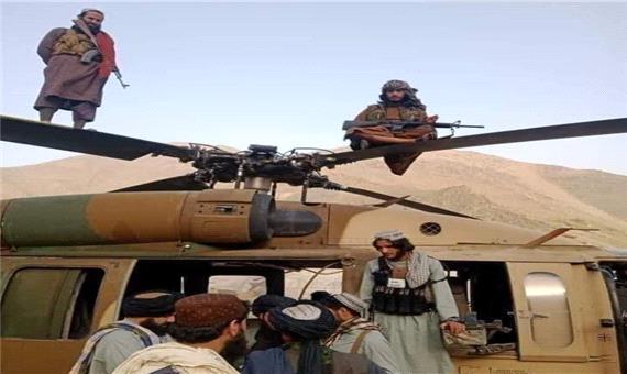 برخورد عجیب طالبان با هلیکوپتری که در پنجشیر به دست آنها افتاده است