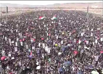 راهپیمایی باشکوه مردم یمن در «جمعه هشدار و آمادهباش»+ فیلم