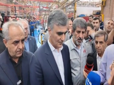 رئیس بانک مرکزی: نرخ دلار غیررسمی به‌خاطر عوامل انتظاراتی بالا رفته