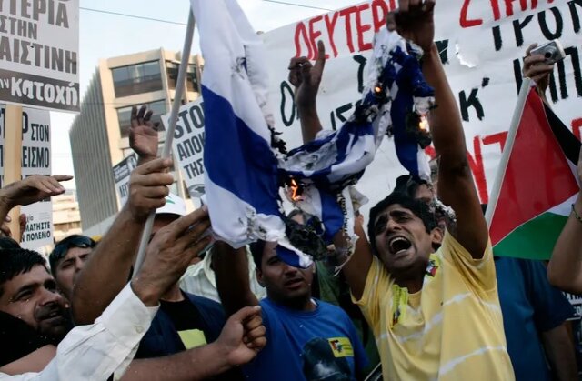 محاصره صدها گردشگر اسرائیلی در یکی از بنادر یونان