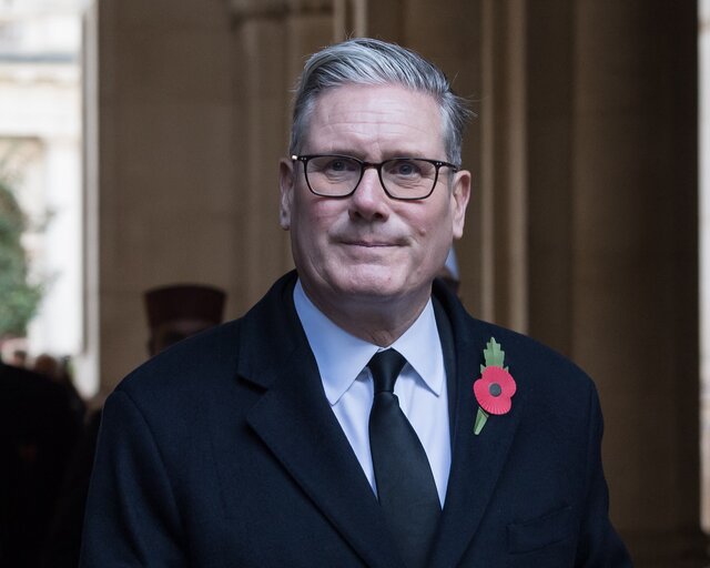 استارمر برکنار می‌شود؟