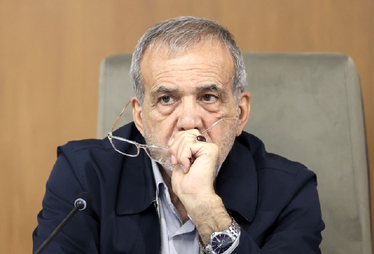 سرمقاله خراسان/ آقای پزشکیان؛ لطفا فکری به حال صدای دولت کنید!