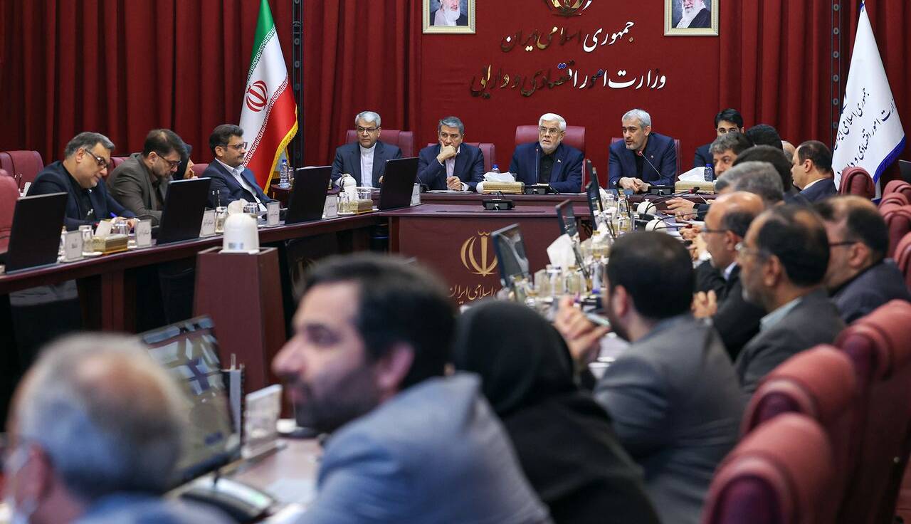 عارف: فرار مالیاتی دانه درشت ها را باید ریشه کن کرد