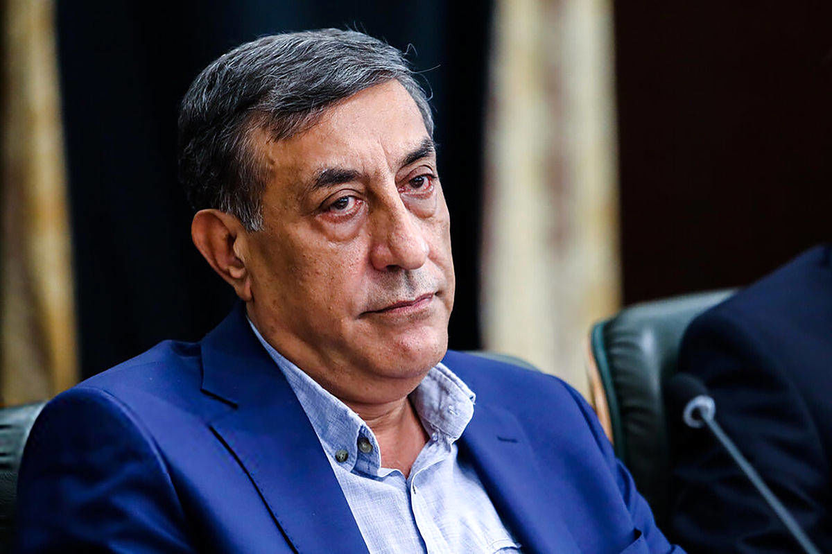 «سرو میوه، شیرینی، شام و ناهار» در همایش‌ها و جلسات اداری ممنوع شد