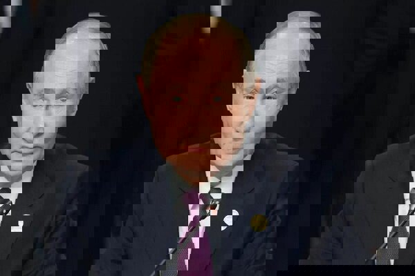 پوتین: حمایت دولت موجب رشد صنایع دفاعی روسیه شده است