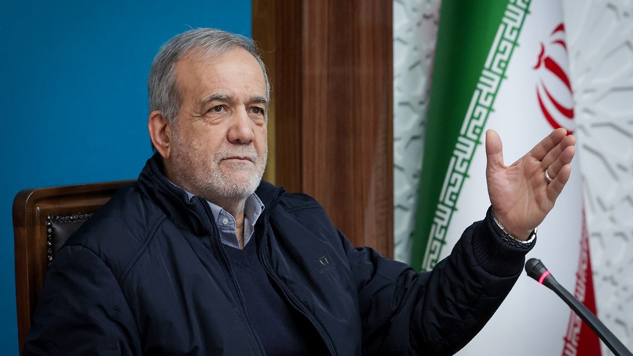 پزشکیان: دلار ۲۸ و ۷۰ هزار تومانی رانت است