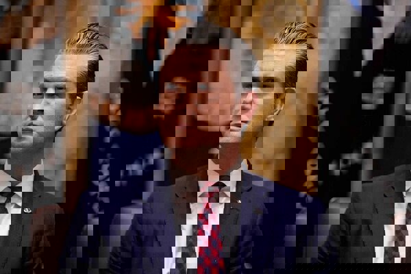 ادعای وزیر جنگ آمریکا: ترامپ شروط اداره ونزوئلا را تعیین می کند