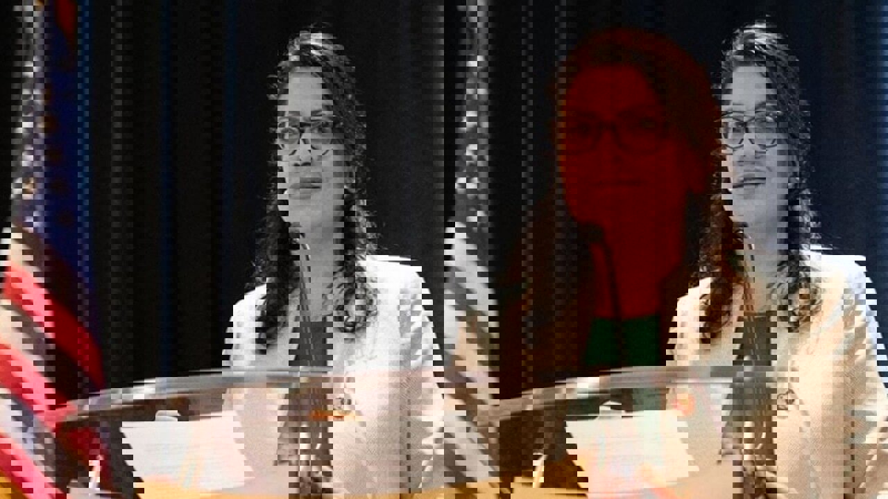 نماینده کنگره آمریکا:جنگ ترامپ با هدف سرقت منابع همسایگان انجام می‌شود