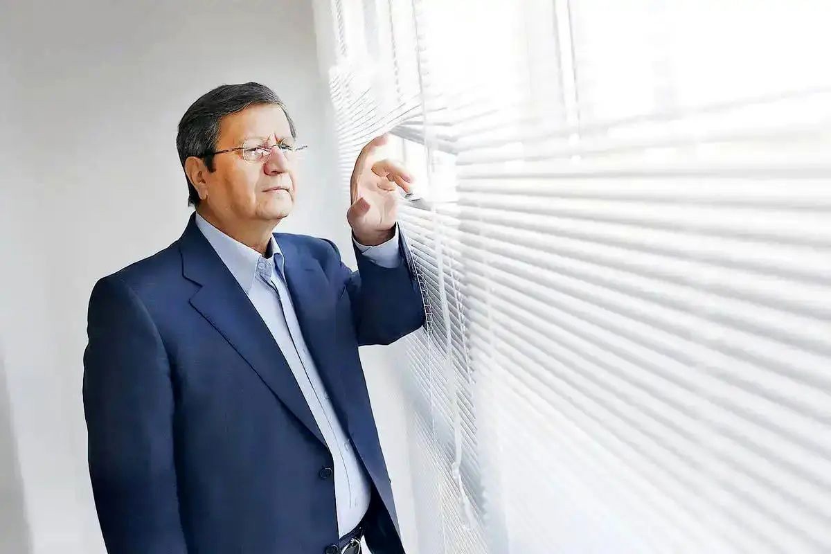 رئیس‌ بانک‌ مرکزی: بازار ارز روال طبیعی خود را طی می‌کند