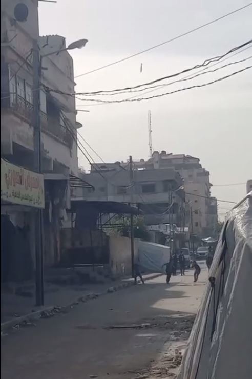 لحظه هدف قرار گرفتن منزل یک خانواده فلسطینی در غزه با دو موشک