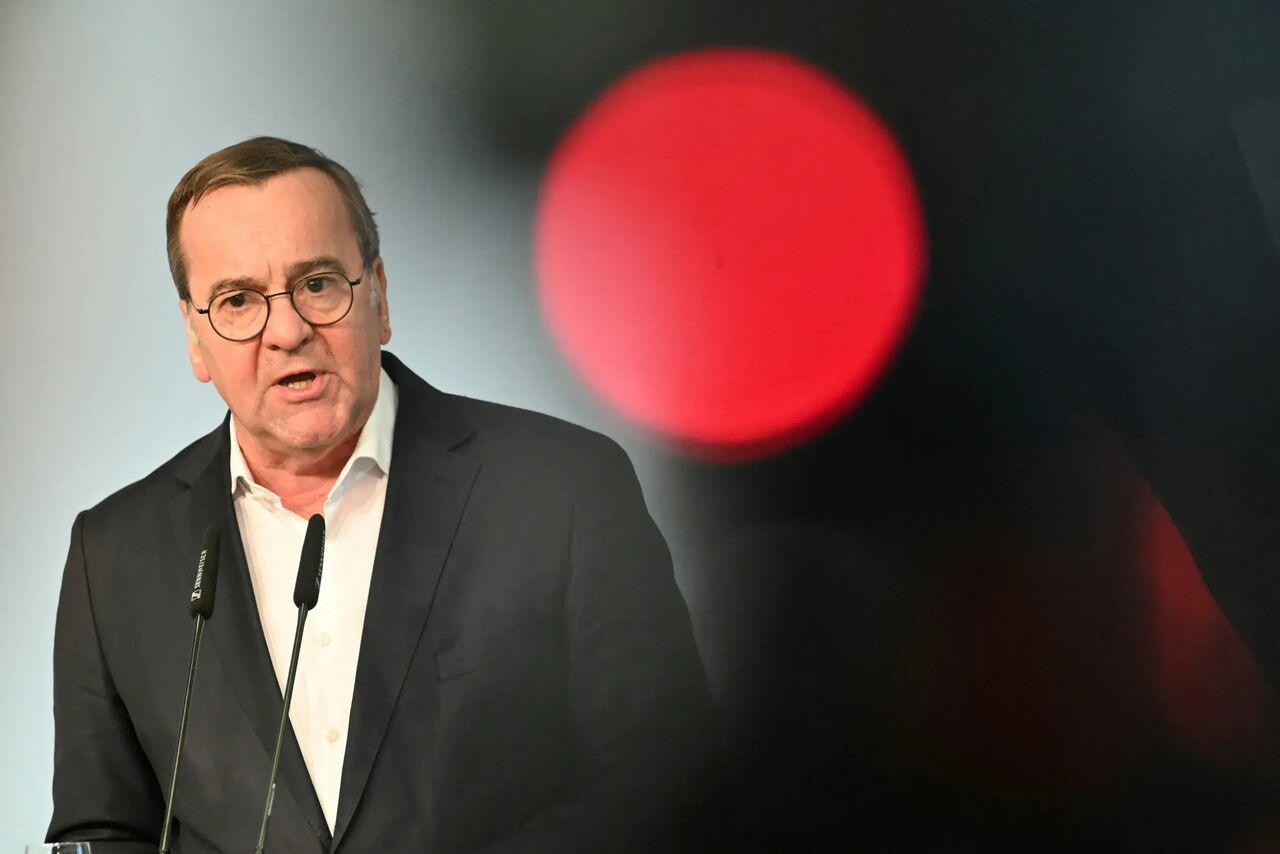 وزیر دفاع آلمان: هیچ نشانه‌ای از تمایل واقعی روسیه به صلح دیده نمی‌شود