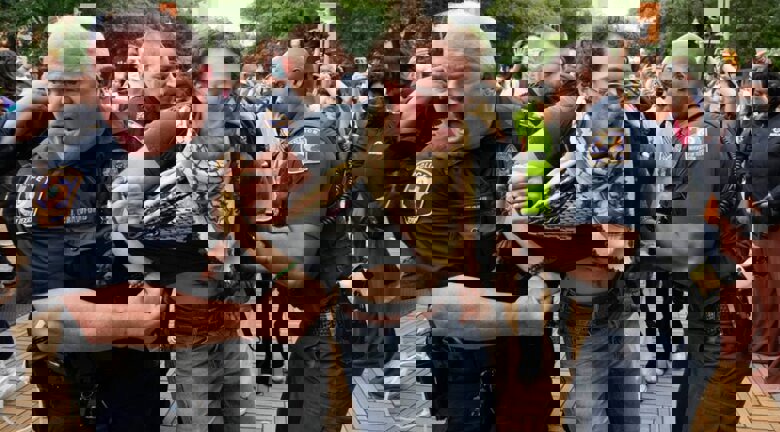 جنگ ترامپ با نهادهای لیبرال؛ از رسانه‌ها تا سرکوب جنبش‌های حامی غزه