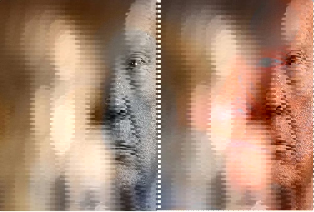 آبزرور: ترامپ فشار سیاسی را بر مداخله نظامی مستقیم ترجیح می‌دهد