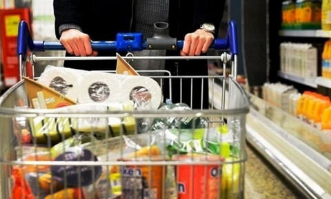 کالای اساسی تامین است؛ مردم نگران گرانی نباشند