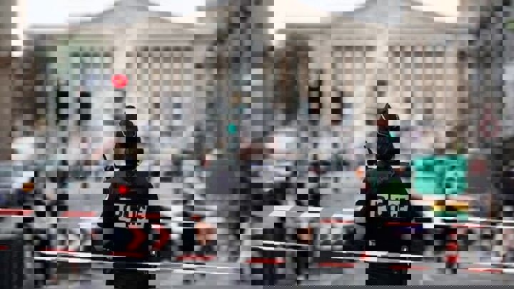 افشای یک ارتباط مخفی؛ وزیر سابق فرانسه تهدید شد