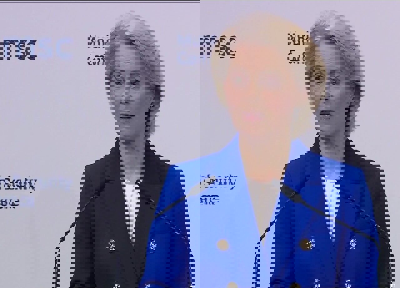 فون در لاین: اروپا باید مسئولیت دفاع خود را برعهده بگیرد