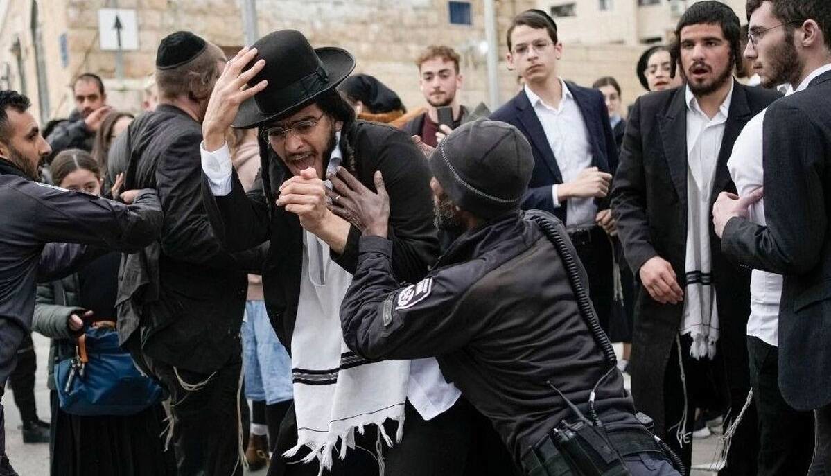 ادامه اعتراض حریدی‌ها به خدمت اجباری؛ انسداد ورودی‌ها در قدس اشغالی