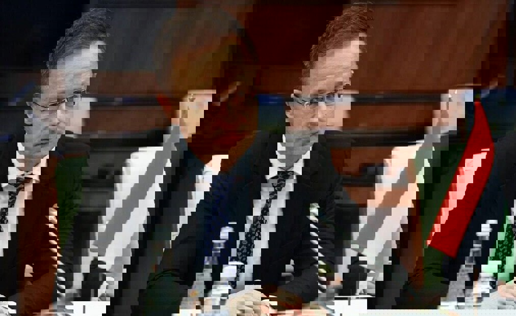 پاسخ عملی مجارستان به باج‌گیری اوکراین