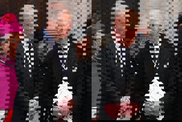 واکنش پادشاه انگلیس به دستگیری برادرش