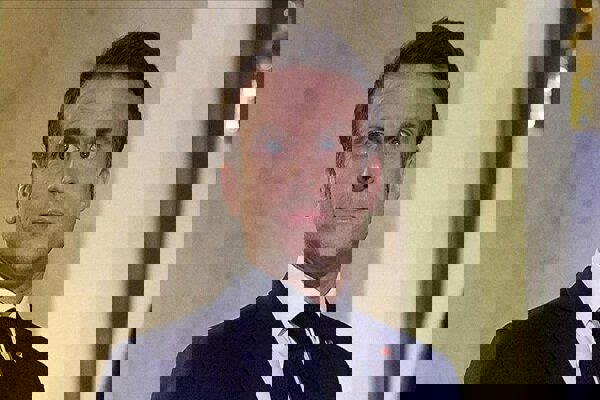 «ماکرون» بر لزوم تصویب بیستمین بسته تحریم‌ها علیه روسیه تأکید کرد