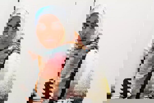 محکومیت «مهدیه اسفندیاری» به یک سال زندان در فرانسه