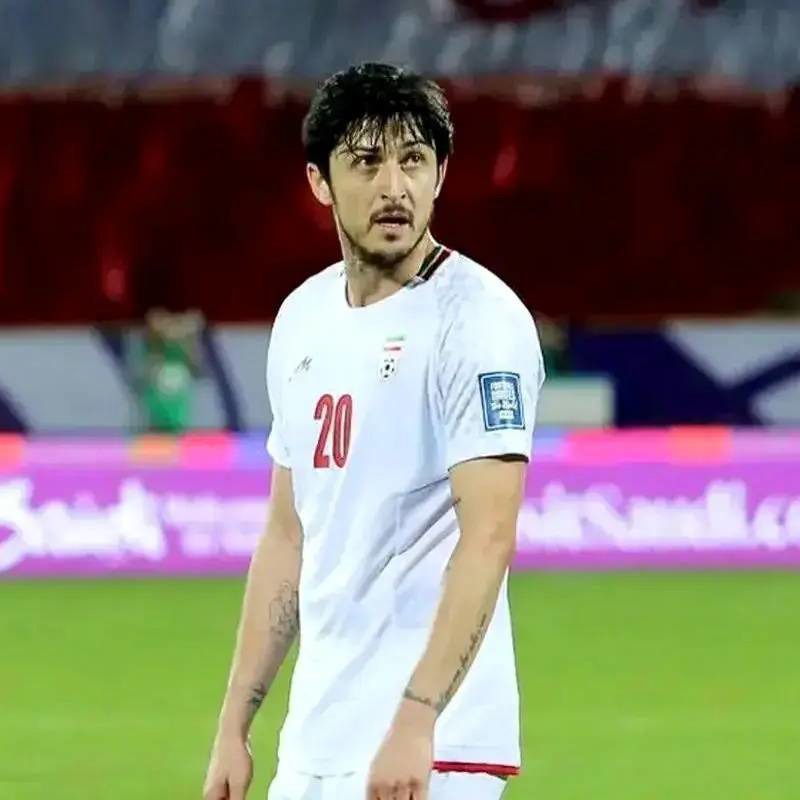 حمله «جوان» به زمزمه بازگشت آزمون: انسجام ملی با وطن‌فروش به دست نمی‌آید