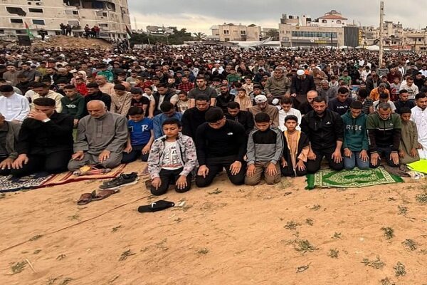 اقامه نماز عید قربان در مناطق مختلف نوار غزه