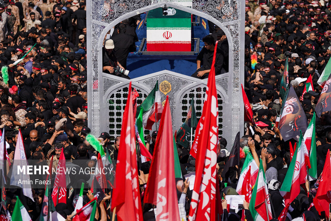 الجزیره: قدرت نمایی تهران در مراسم میلیونی وداع با رهبر شهید انقلاب