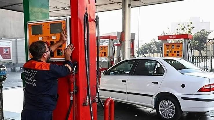 معاون وزیر نفت: همراهی شهروندان مانع از سهمیه‌بندی سوخت می‌شود
