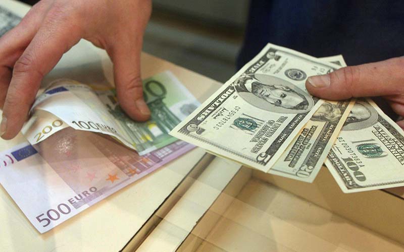 تحلیلگر اقتصادی: قراردادن امارات به عنوان هاب ارزی ایران، ۶ تا ۷ درصد از پول ما را بخار می‌کند