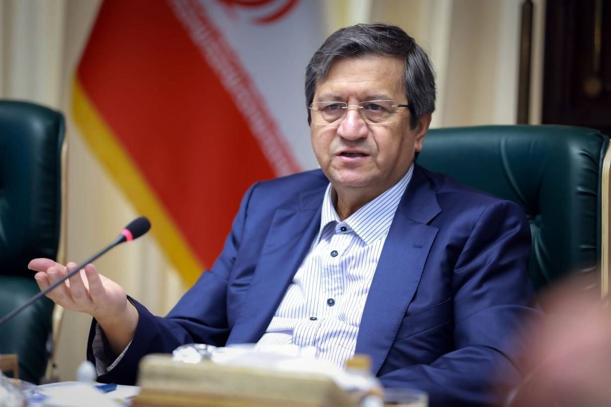همتی: سیاست اصلی بانک مرکزی، کنترل تورم است