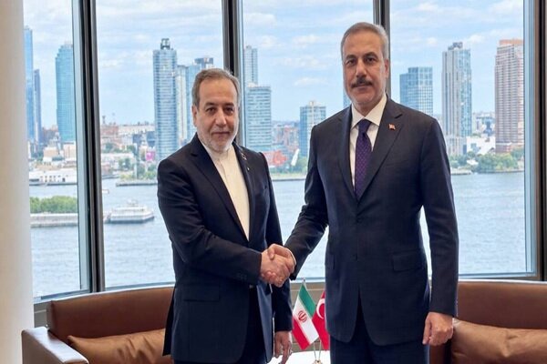 روایت ترکیه از رایزنی عراقچی و فیدان