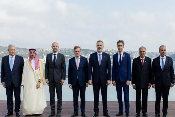 تأکید وزرای خارجه ۸ کشور اروپایی و منطقه بر گفتگو میان ایران و آمریکا