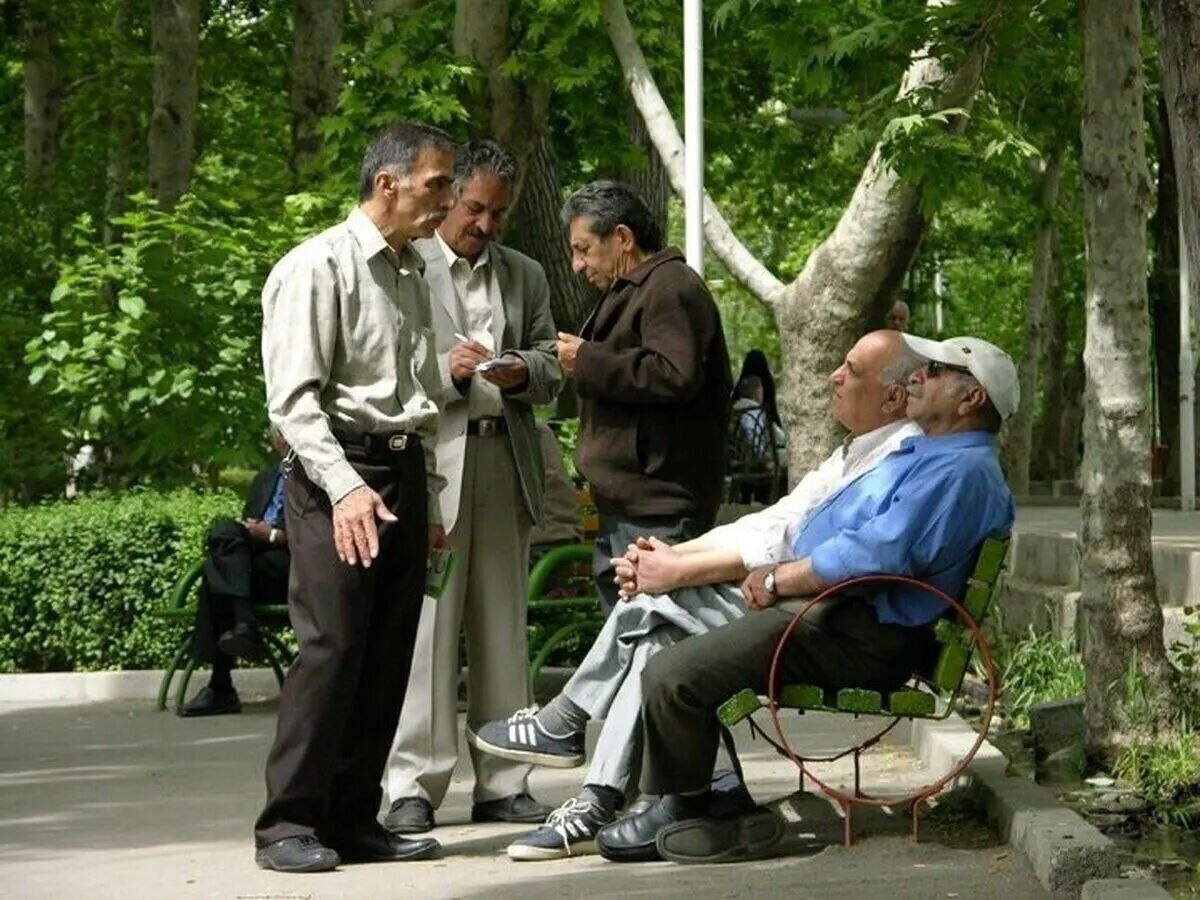 بازنشستگان تأمین اجتماعی و کشوری می‌توانند برای وام‌های ۶۰ و ۷۵ میلیون تومانی اقدام کنند